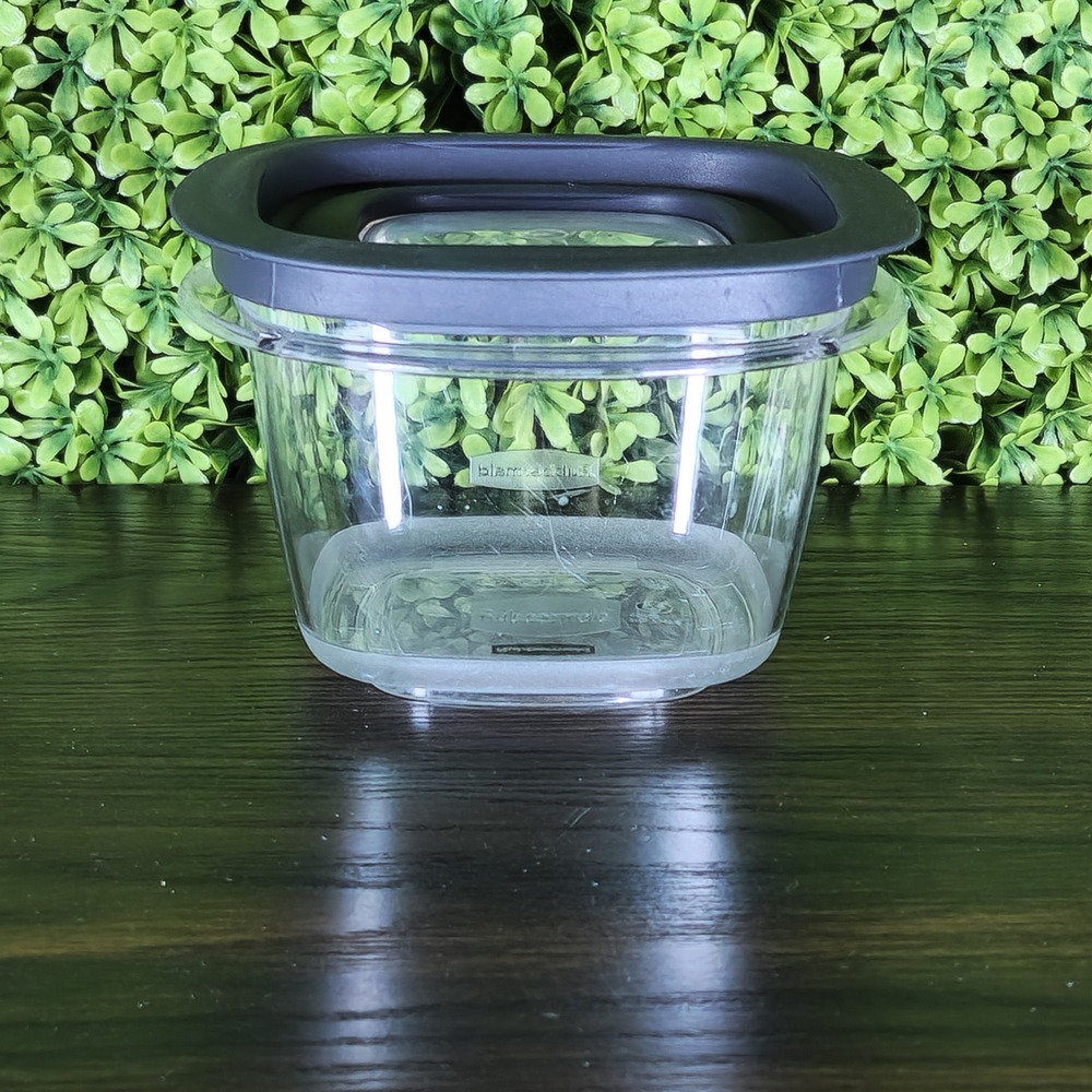Rubbermaid Premier 2 Cup Food Storage Container Clear Tritan Lid FG 7H75